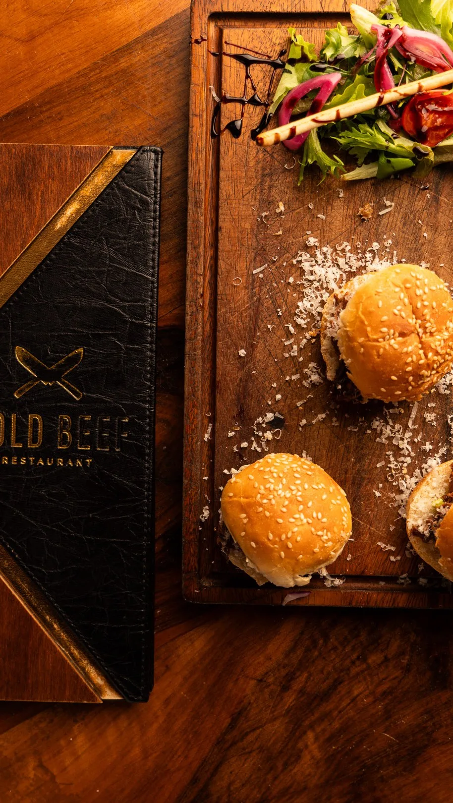 Burgers maison dans le steakhouse halal Gold Beef