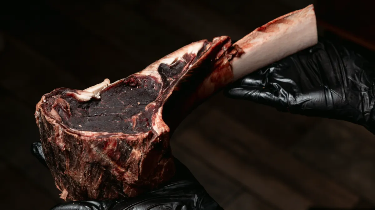 Tomahawk et viande halal chez Gold Beef Marseille