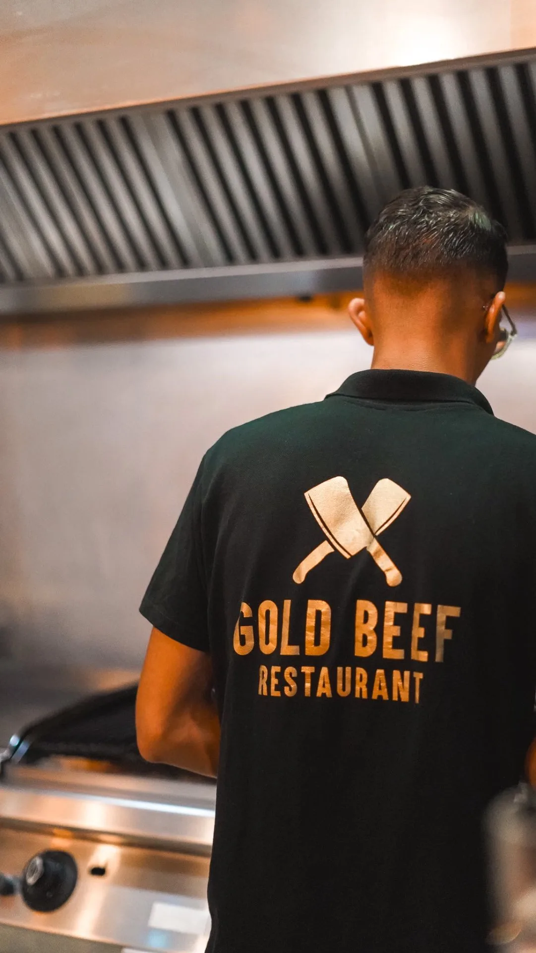 Cuisinier Gold Beef en préparation